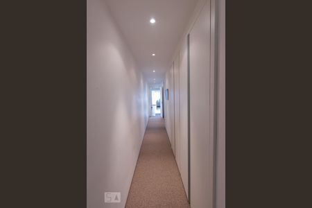 Apartamento para alugar com 198m², 2 quartos e 3 vagas Apartamento para alugar com 198m², 2 quartos e 3 vagasCorredor