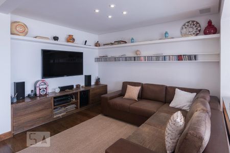 Sala de apartamento para alugar com 2 quartos, 198m² em Vila Romana, São Paulo
