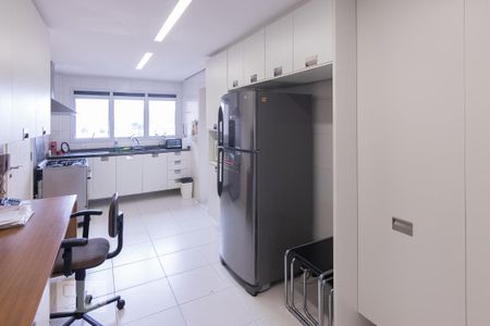 Apartamento para alugar com 198m², 2 quartos e 3 vagas Apartamento para alugar com 198m², 2 quartos e 3 vagasCozinha