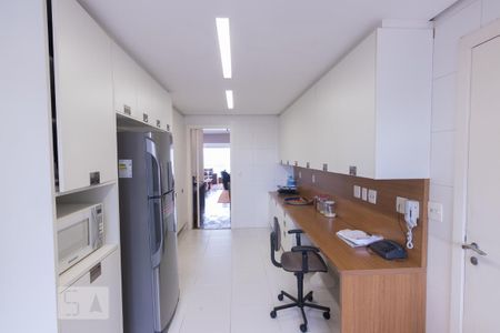 Apartamento para alugar com 198m², 2 quartos e 3 vagas Apartamento para alugar com 198m², 2 quartos e 3 vagasCozinha