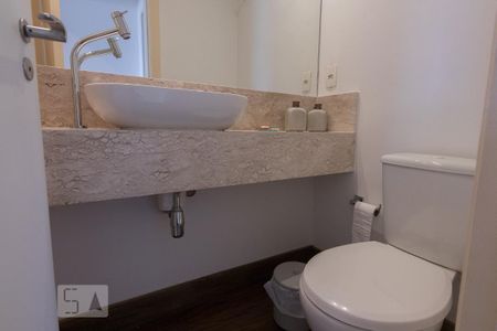 Apartamento para alugar com 198m², 2 quartos e 3 vagas Apartamento para alugar com 198m², 2 quartos e 3 vagasLavabo