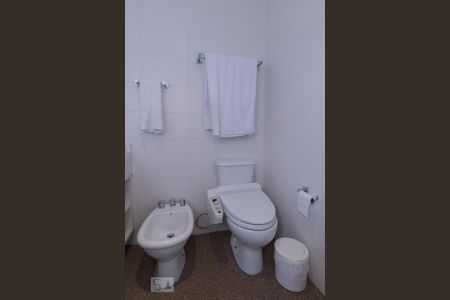 Apartamento para alugar com 198m², 2 quartos e 3 vagas Apartamento para alugar com 198m², 2 quartos e 3 vagasBanheiro Suíte 1