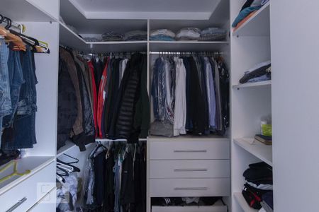 Apartamento para alugar com 198m², 2 quartos e 3 vagas Apartamento para alugar com 198m², 2 quartos e 3 vagasCloset Suíte 2