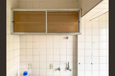 Cozinha de apartamento para alugar com 1 quarto, 45m² em Cambuí, Campinas