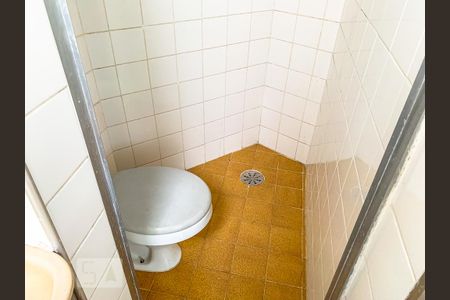 Apartamento para alugar com 45m², 1 quarto e sem vaga Apartamento para alugar com 45m², 1 quarto e sem vagaBanheiro de Serviço