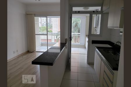 Sala e cozinha de apartamento para alugar com 3 quartos, 71m² em Vila Suzana, São Paulo