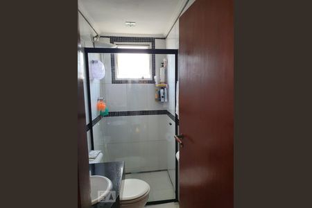 Banheiro de apartamento para alugar com 2 quartos, 50m² em Jaguaré, São Paulo