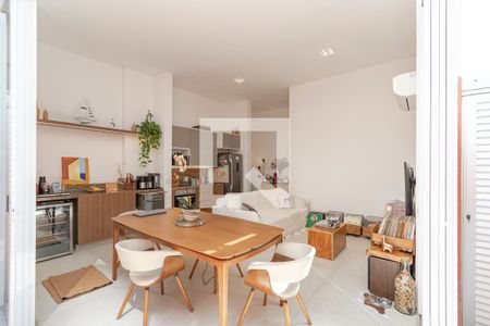 Apartamento à venda com 69m², 1 quarto e 1 vagaSala/ Cozinha