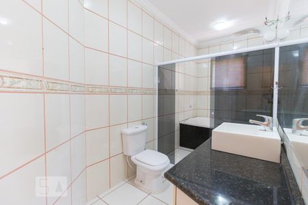 Casa à venda com 300m², 5 quartos e 8 vagasBanheiro 