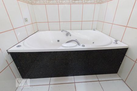 Casa à venda com 300m², 5 quartos e 8 vagasBanheiro 