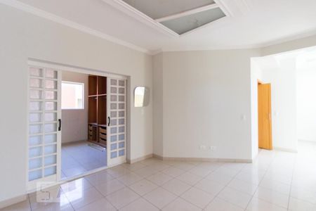 Casa à venda com 300m², 5 quartos e 8 vagasHall dos Quartos