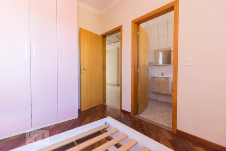 Casa à venda com 300m², 5 quartos e 8 vagasQuarto Suíte 4