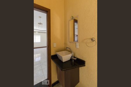 Casa à venda com 300m², 5 quartos e 8 vagasLavabo 