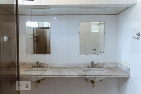 Apartamento à venda com 210m², 4 quartos e 2 vagasBanheiro da Suíte