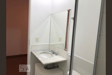Banheiro de apartamento à venda com 1 quarto, 44m² em Vila Buarque, São Paulo