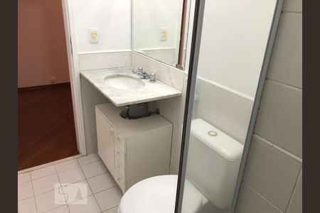 Banheiro de apartamento à venda com 1 quarto, 44m² em Vila Buarque, São Paulo