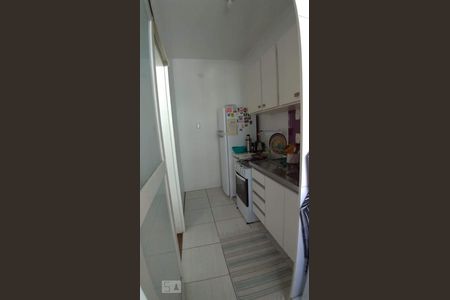 Cozinha de apartamento à venda com 2 quartos, 74m² em Floresta, Porto Alegre
