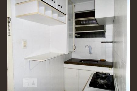 Cozinha de kitnet/studio para alugar com 1 quarto, 30m² em Bela Vista, São Paulo