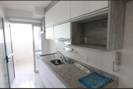Apartamento para alugar com 67m², 2 quartos e 2 vagasCozinha