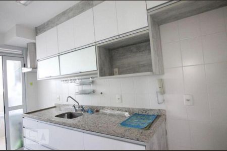 Apartamento para alugar com 67m², 2 quartos e 2 vagasCozinha