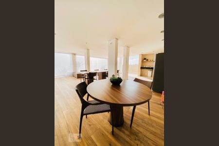 Apartamento para alugar com 45m², 1 quarto e 1 vaga Apartamento para alugar com 45m², 1 quarto e 1 vagaÁrea comum - Salão de festas