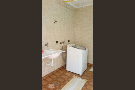 Casa para alugar com 490m², 2 quartos e 8 vagas Casa para alugar com 490m², 2 quartos e 8 vagasÁrea de serviço