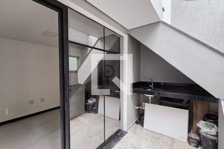 Casa para alugar com 203m², 2 quartos e 1 vagaÁrea de Serviço