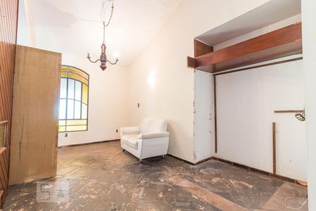 Sala de casa à venda com 3 quartos, 252m² em Jardim Itu Sabara, Porto Alegre