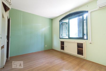 Dormitório 1 de casa à venda com 3 quartos, 252m² em Jardim Itu Sabara, Porto Alegre