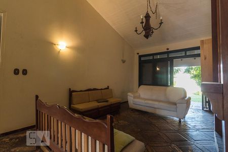 Sala de casa à venda com 3 quartos, 252m² em Jardim Itu Sabara, Porto Alegre