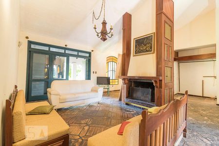 Sala de casa à venda com 3 quartos, 252m² em Jardim Itu Sabara, Porto Alegre