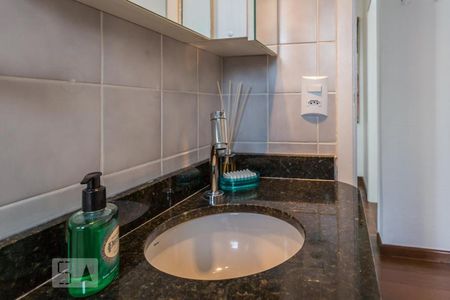 Banheiro de apartamento para alugar com 1 quarto, 40m² em Consolação, São Paulo