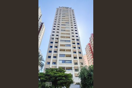 Apartamento para alugar com 67m², 3 quartos e 2 vagas Apartamento para alugar com 67m², 3 quartos e 2 vagasFachada