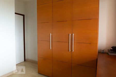 Apartamento à venda com 147m², 3 quartos e 2 vagasQuarto 2 