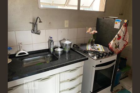 Cozinha de apartamento à venda com 2 quartos, 60m² em Piratininga (venda Nova), Belo Horizonte