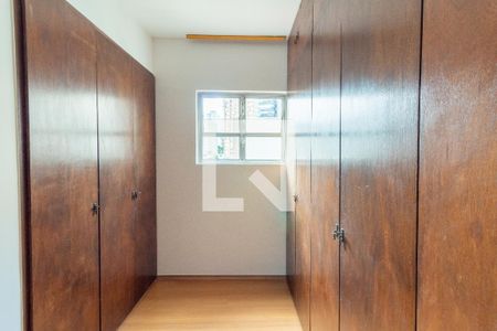 Apartamento para alugar com 84m², 2 quartos e 1 vagaCloset