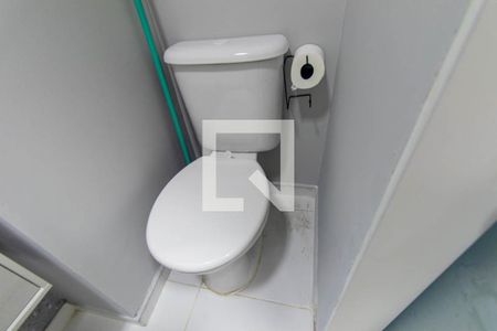 Banheiro Social de kitnet/studio para alugar com 1 quarto, 20m² em Portão, Curitiba