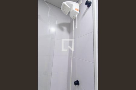 Banheiro Social de kitnet/studio para alugar com 1 quarto, 20m² em Portão, Curitiba