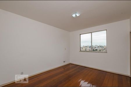 Suíte de apartamento para alugar com 4 quartos, 133m² em Jardim América, Belo Horizonte