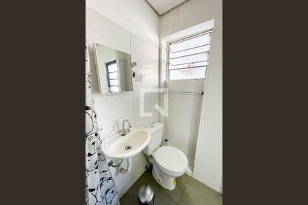 Casa para alugar com 36m², 1 quarto e sem vaga Casa para alugar com 36m², 1 quarto e sem vagaBanheiro