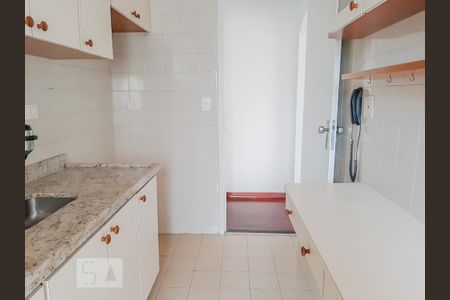 Apartamento à venda com 46m², 1 quarto e 1 vaga Apartamento à venda com 46m², 1 quarto e 1 vagaCozinha