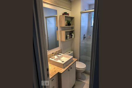 Banheiro de apartamento para alugar com 2 quartos, 64m² em Boa Vista, Porto Alegre