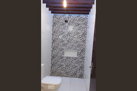 Casa à venda com 126m², 2 quartos e 1 vagaBanheiro