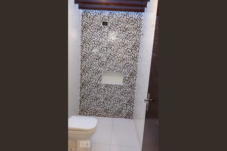 Casa à venda com 126m², 2 quartos e 1 vagaBanheiro