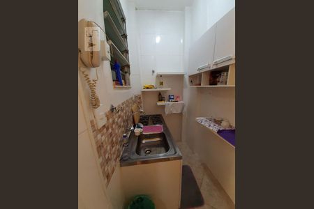 Cozinha de apartamento para alugar com 1 quarto, 40m² em Copacabana, Rio de Janeiro