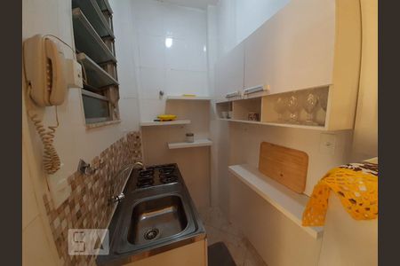Cozinha de apartamento para alugar com 1 quarto, 40m² em Copacabana, Rio de Janeiro