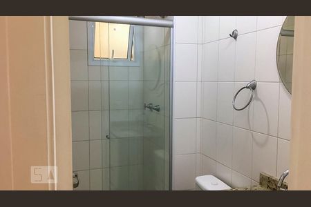 Banheiro do Quarto 1 de apartamento para alugar com 3 quartos, 75m² em Campestre, Santo André