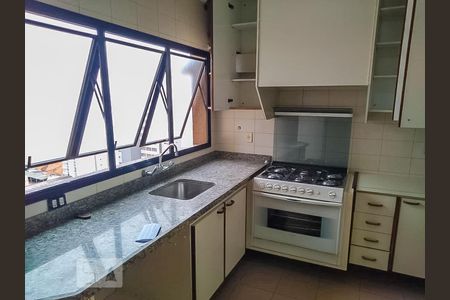Apartamento para alugar com 128m², 2 quartos e 2 vagas Apartamento para alugar com 128m², 2 quartos e 2 vagasCozinha