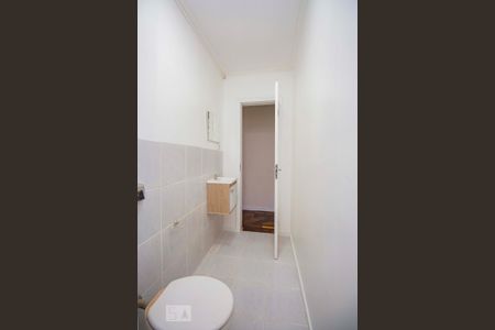 Banheiro  de apartamento para alugar com 1 quarto, 36m² em Navegantes, Porto Alegre