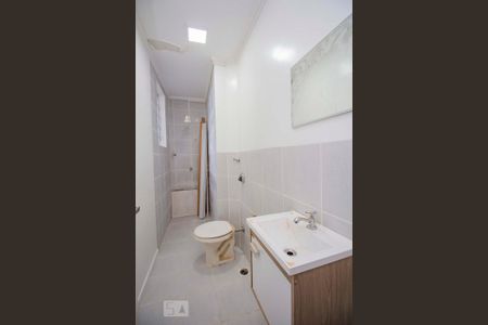 Banheiro  de apartamento para alugar com 1 quarto, 36m² em Navegantes, Porto Alegre